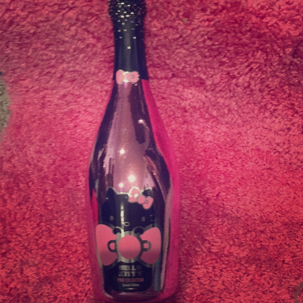 Hello Kitty Pink Collection Wine